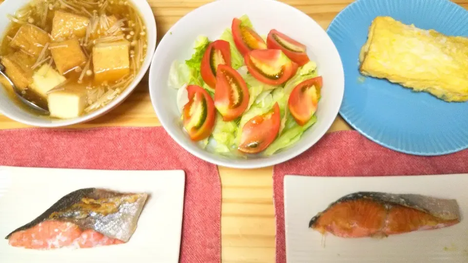 鮭の西京焼き(焼くだけ)
厚揚げのえのき餡かけ
だし巻きたまご
サラダ|ひろゴーヤさん