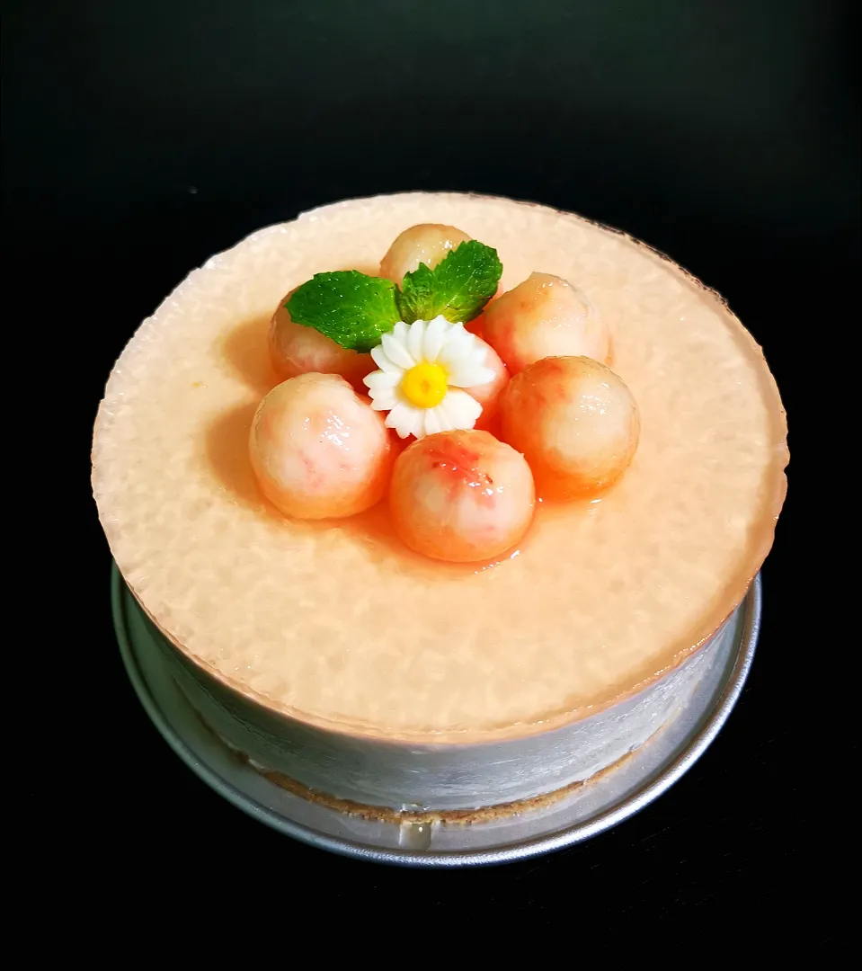 Snapdishの料理写真:No-Bake Peach Cheesecake|サンドラ リーさん