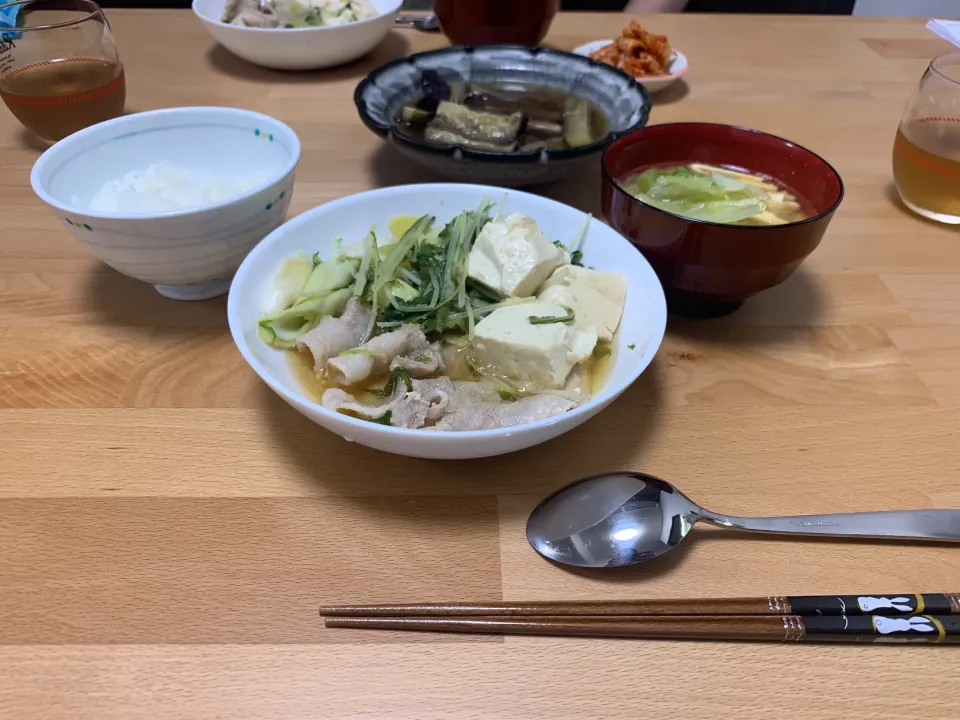 水菜と豚バラとネギと豆腐のみぞれ煮、もやしつくね入り味噌汁、ナスの煮浸し、ご飯|manamaruさん