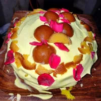 Snapdishの料理写真:thodsa cake thodsa gulab jamun 😍😘|agrawal kashishさん