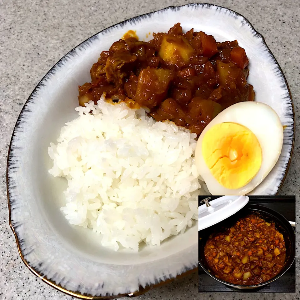 ストウブ　無水ビーフカレー🍛|henryさん