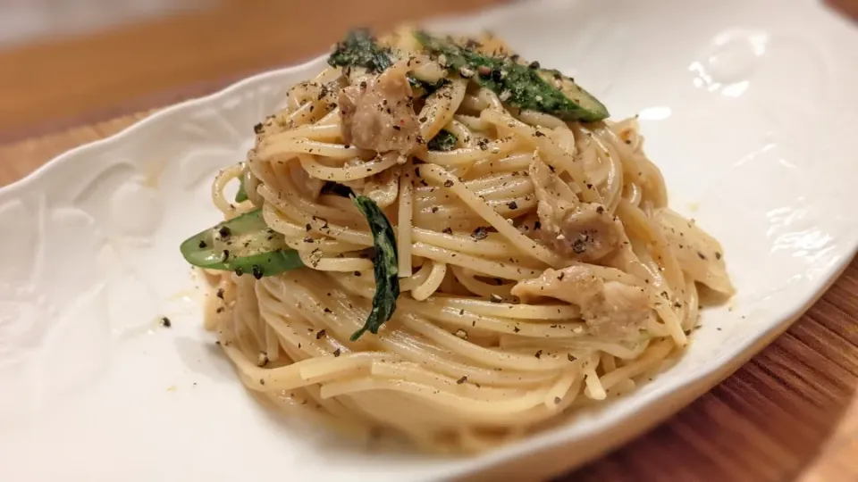 鶏肉と小松菜とオクラの昆布茶ﾊﾟｽﾀ〜🍝
の晩ごはん✨|kaz(*･ω･)さん