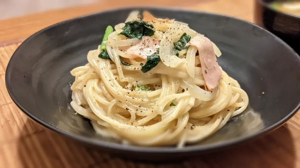 Snapdishの料理写真:小松菜とﾊﾑでｸﾘｰﾑﾊﾟｽﾀ〜🍝
の晩ごはん✨|kaz(*･ω･)さん