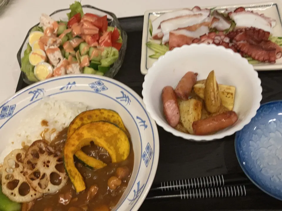 夏野菜カレー、コブサラダ|クラチさん