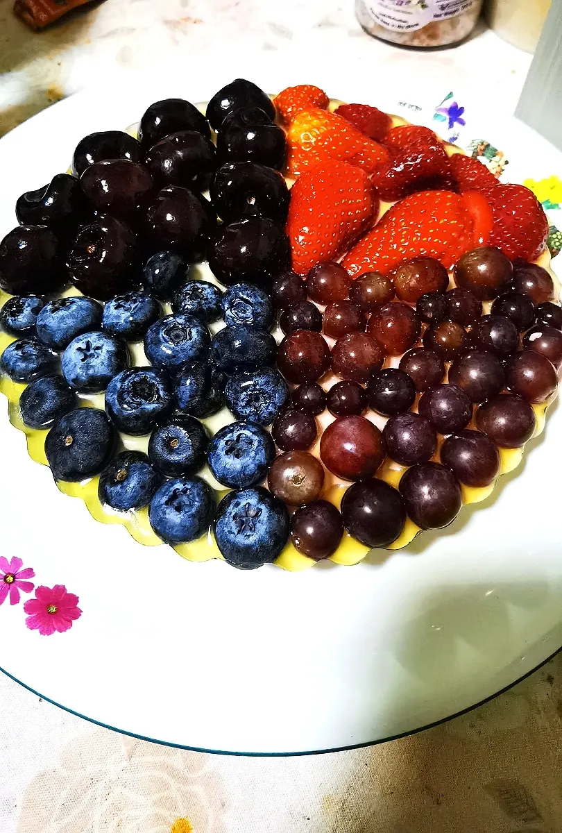 Snapdishの料理写真:Honey mousse fruit tart
Fb​ bake.fresh.oven
IG​ bakefreshoven​|Bake.fresh.oven​さん