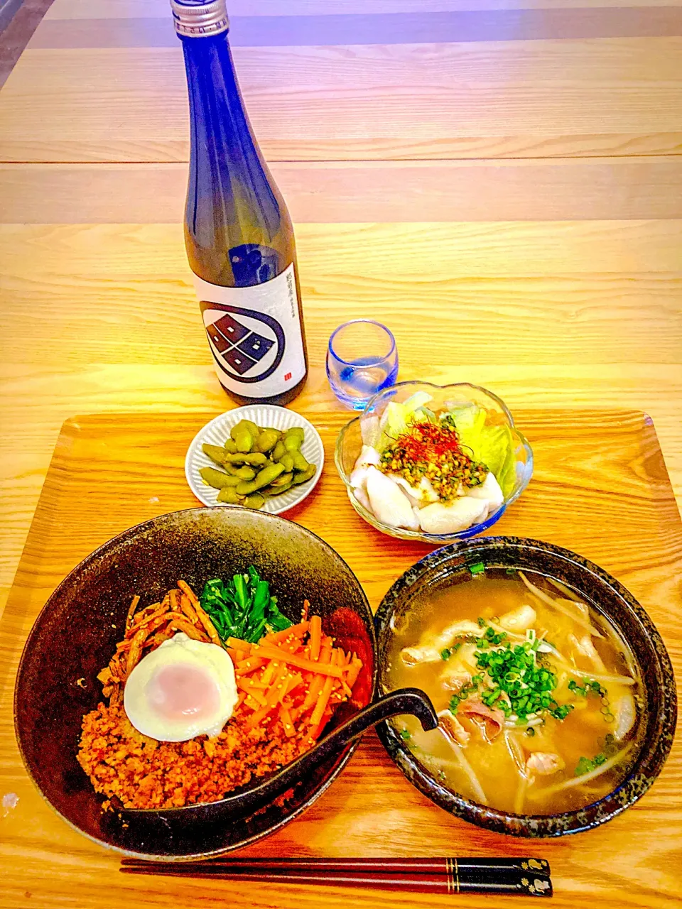 今日の夕食　ビビンバ丼　冷水餃子の香味ダレかけ　枝豆のにんにく醤油漬け　豚肉ともやしのごま味噌スープ|ふわ猫はなちゃんさん