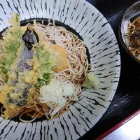 Snapdishの料理写真:茄子の天ぷらそばと漁師めし定食|ﾂﾊﾞｻさん