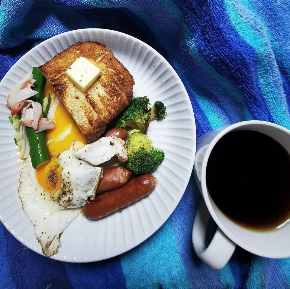 手作り食パン🍞朝プレート👌🐧|ペンギンさん