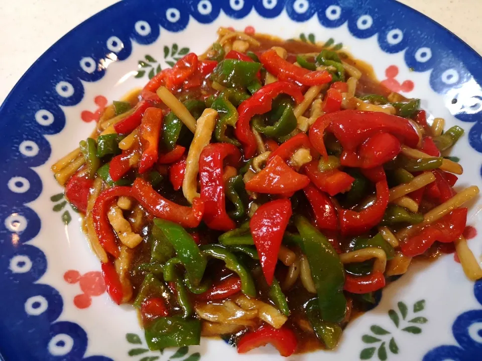青椒肉絲(チンジャオロースー)♪|takaponさん