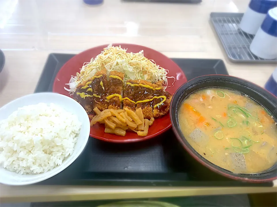 かつや　ロースカツ定食(豚汁大)|やまひろさん