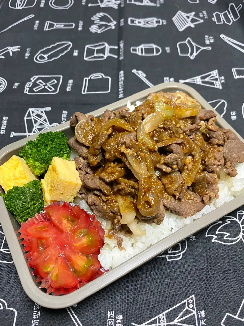 息子のお弁当(リク～焼肉のせて😄❣️)|かあたんさん