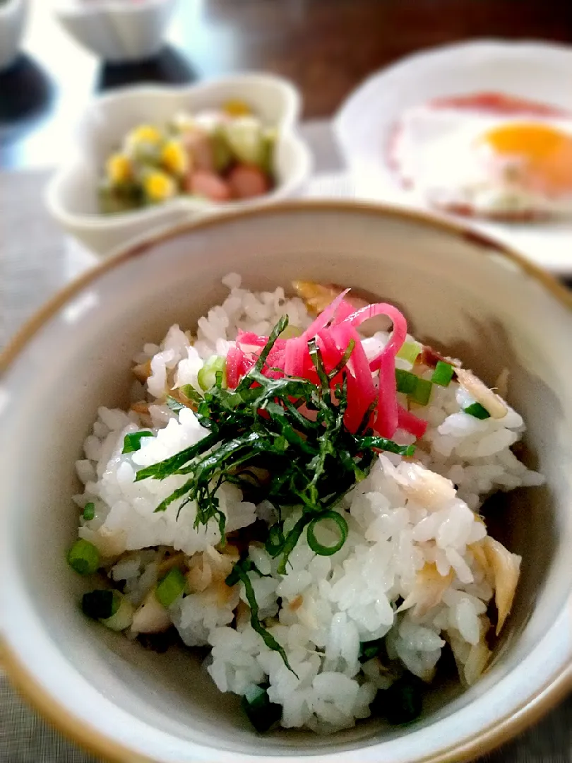 まめころさんの料理 焼きサバと香味野菜のサラダ風ごはん|まめころさん