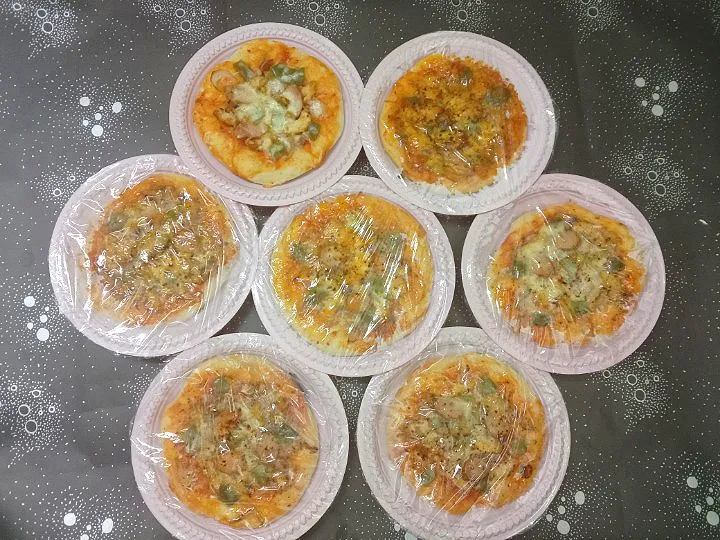 Cheezy Mini Pizza 
#nisahomefood 
#muslimah 
#bangladeshi 
#homemade|Sadia Meherinさん