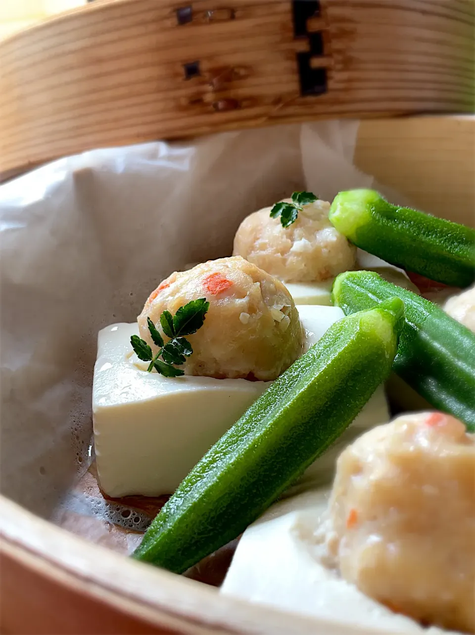 yu papaさんの料理 ＊豆腐の鶏団子蒸しin塩糀✨せいろ蒸し♨️|9421beruさん