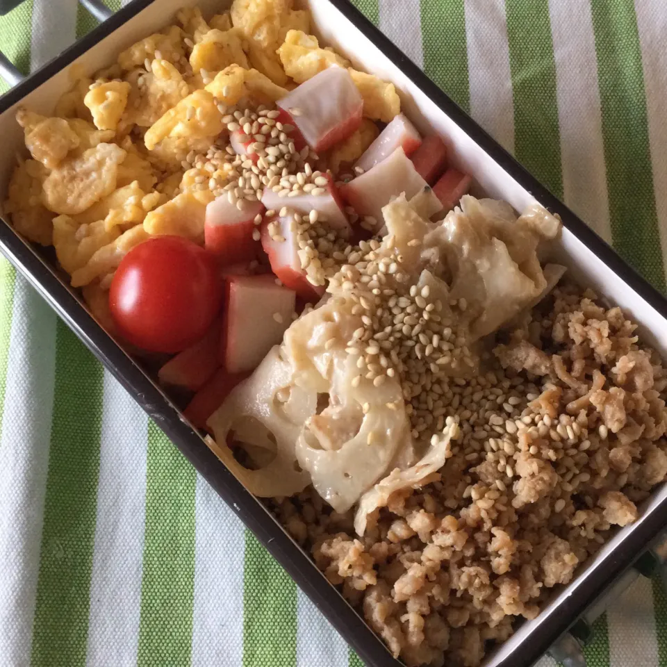 長女のJK弁当　三色丼|yukoさん