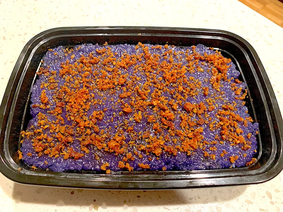 Snapdishの料理写真:Ube Biko Latik💜 purple yam rice cake topped with coconut curdles🥥|🌺IAnneさん