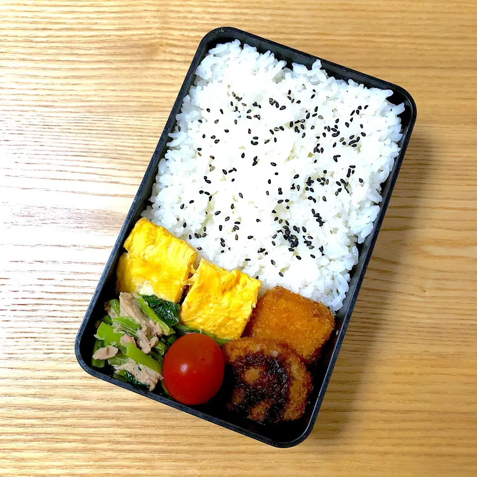 Snapdishの料理写真:木曜日の旦那さんのお弁当🍙|むさけんさん