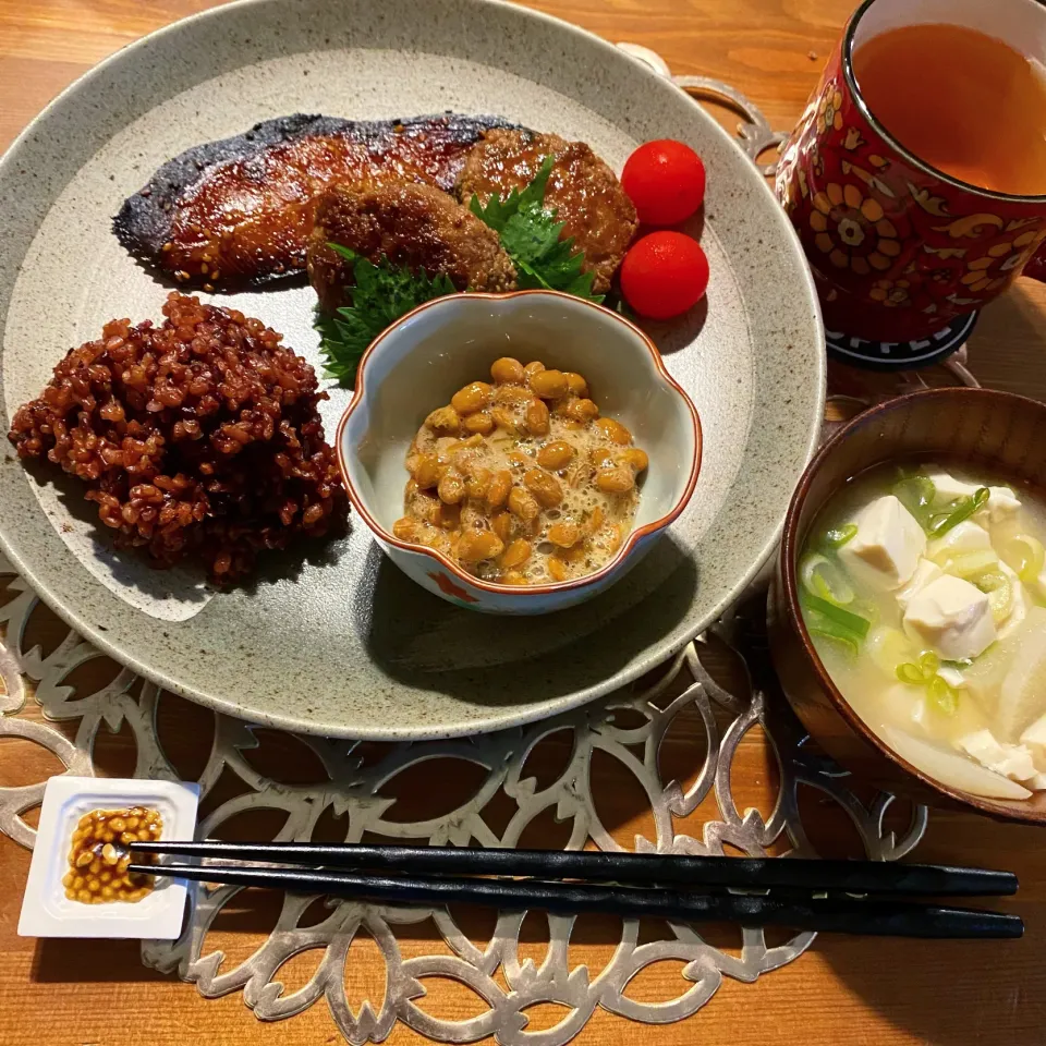 ・カレイの味醂干し・納豆・雑穀玄米・豚肉のつくね・お味噌汁|まぁちゃんさん