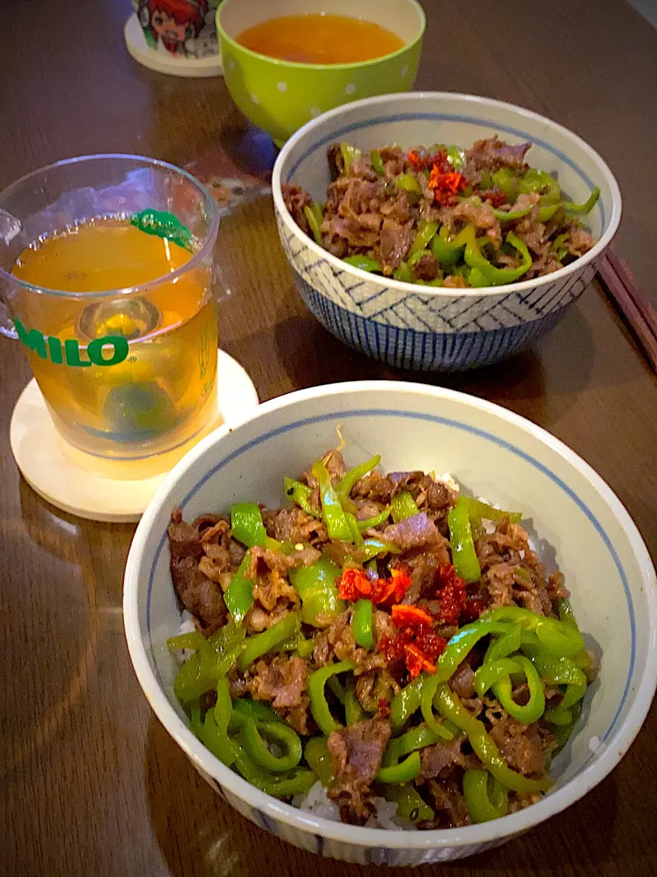 牛肉とピーマンの青椒肉絲丼　かき卵スープ　ガーリックラー油　とうもろこしと大麦のお茶|ch＊K*∀o(^^*)♪さん