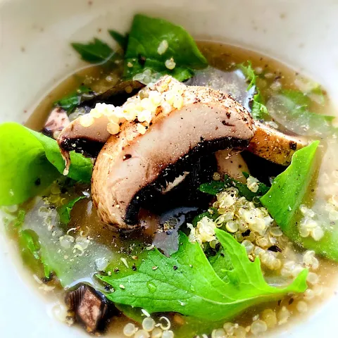 「「ほんだし®焼きあごだし」8ｇスティック7本入袋」を使ってみたSnapdishの料理・レシピ写真:マッシュルームとベビーリーフのサラダみそ汁❤︎