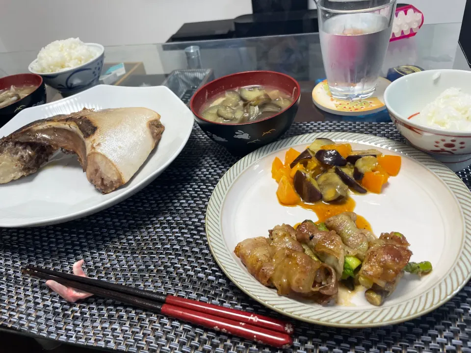 Snapdishの料理写真:8/16 肉巻きオクラとアスパラ|ayanaliceさん