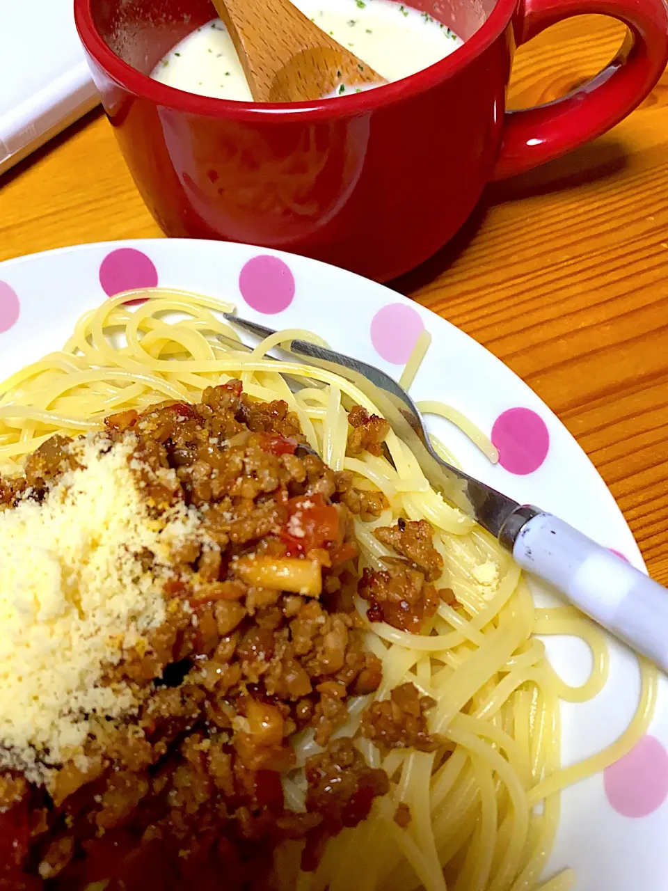 Snapdishの料理写真:手作りミートソースパスタ、コーンポタージュ|kaaaaaさん