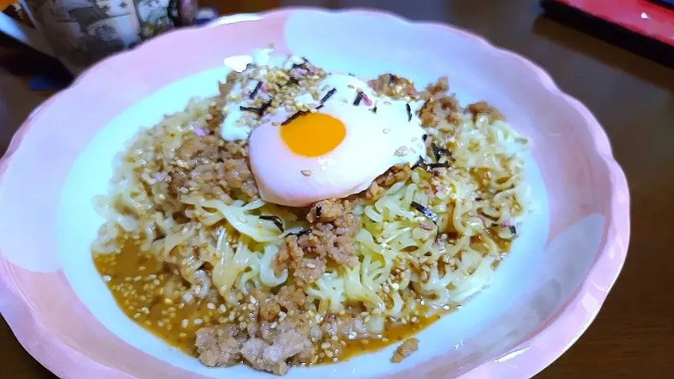 嫁の簡単ランチ

肉味噌汁なし担々麺|ユキヨメ♪さん