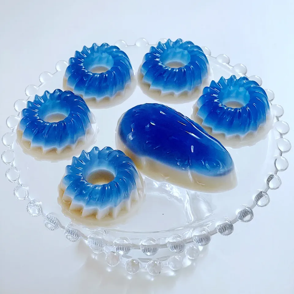 Snapdishの料理写真:Butterfly blue pea and coconut agar agar|12Dragonさん