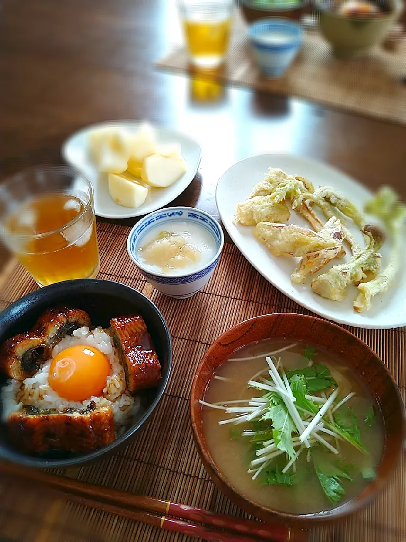 朝ごはん☁！|まめころさん