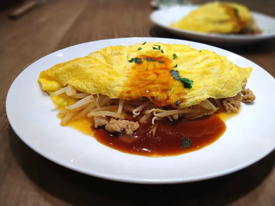 もやしとひき肉のオムレツ|古尾谷りかこさん