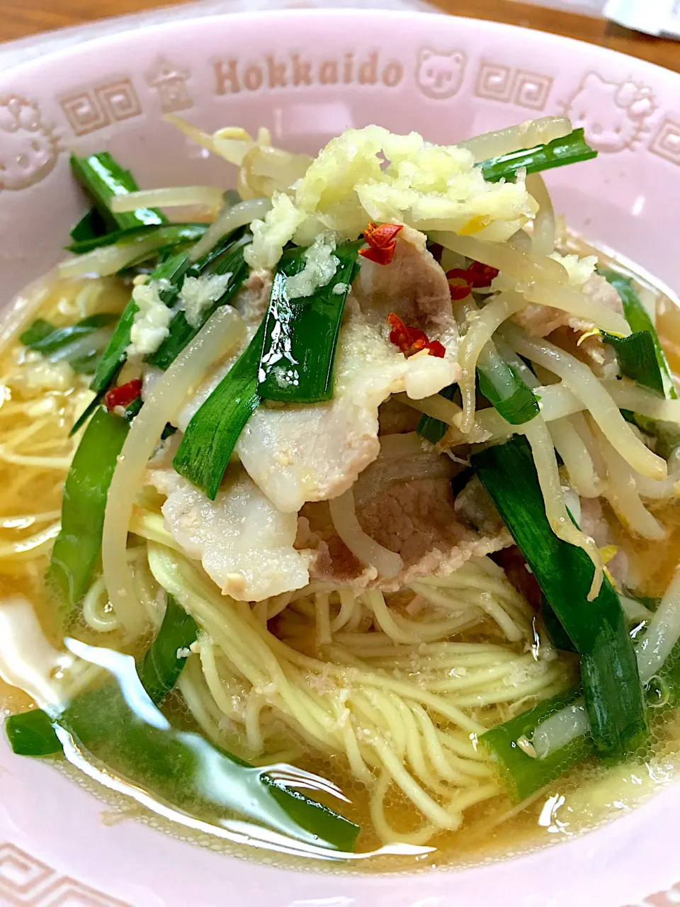 豚バラニラもやし味噌スープの麺入り|みやちゃんさん