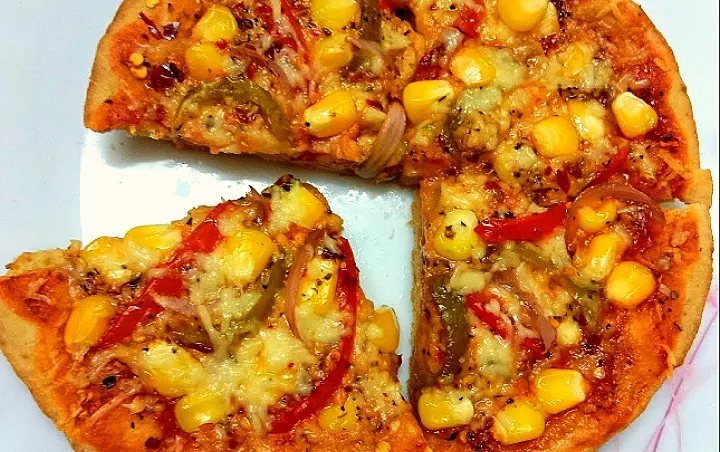 Sweet corn pizza 🍕
with whole wheat flour 

please subscribe for more recipes|Keerthyさん