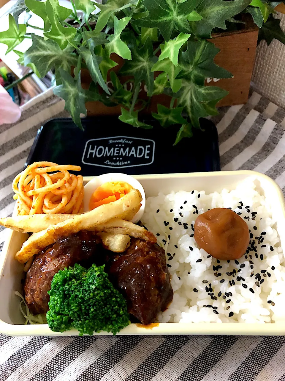 Snapdishの料理写真:ハンバーグ弁当|kazumi_a♡さん