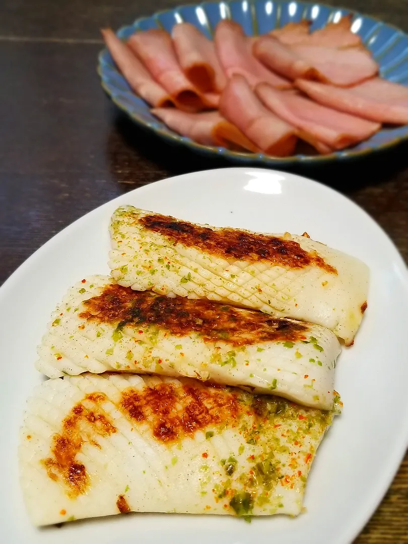 パパ焼き👨イカステーキと焼豚|ぱんだのままんさん