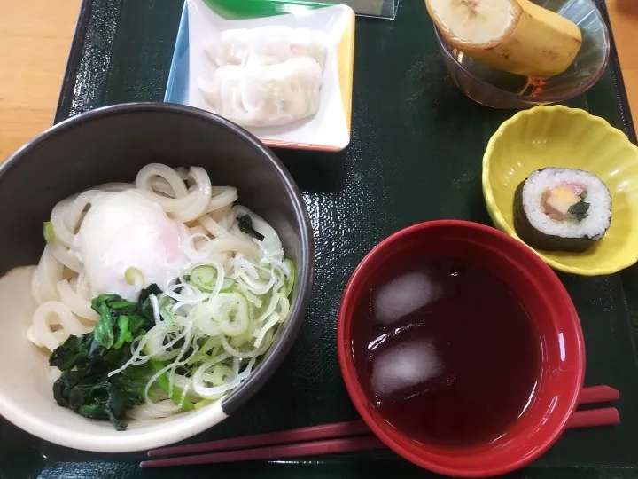 冷やし月見うどん海鮮茹で餃子|こやっこさん