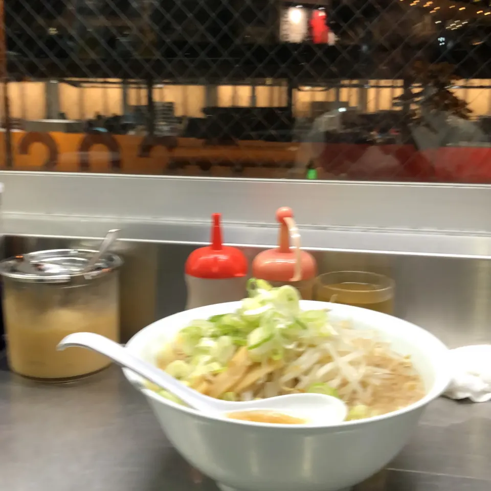 Snapdishの料理写真:もやしラーメン#ホープ軒|Hajime Sakaiさん