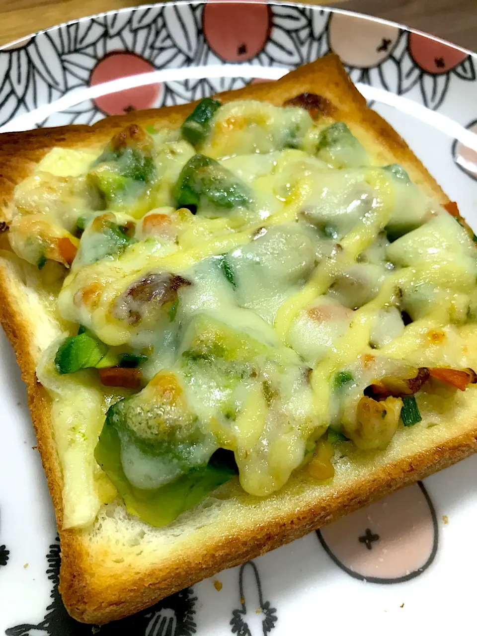 五目納豆そぼろ×アボカドチーズトースト🥑🧀🥪|morimi32さん