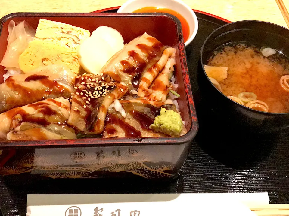 Snapdishの料理写真:あなご丼|ま〜てぃんさん