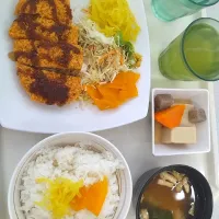 Snapdishの料理写真:とんかつ定食。|mi-amorさん