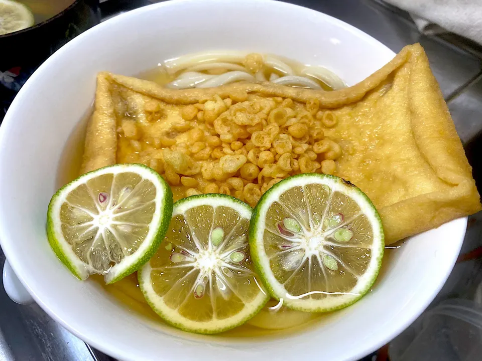 かぼすうどん　大揚げトッピング|さくたろうさん