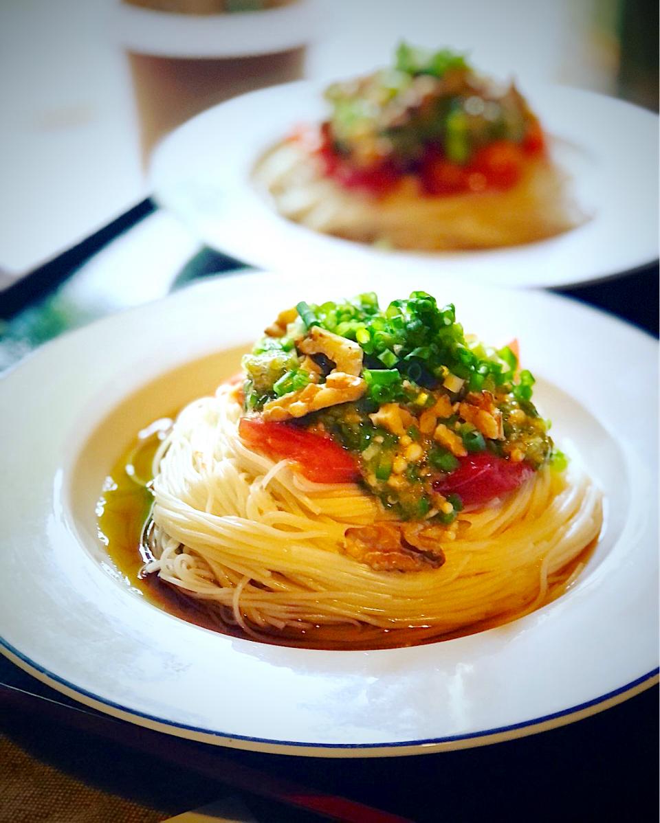 オクラトマト焼き胡桃のぶっかけ素麺♪