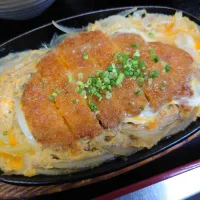 Snapdishの料理写真:チキンカツとじ煮|ﾂﾊﾞｻさん