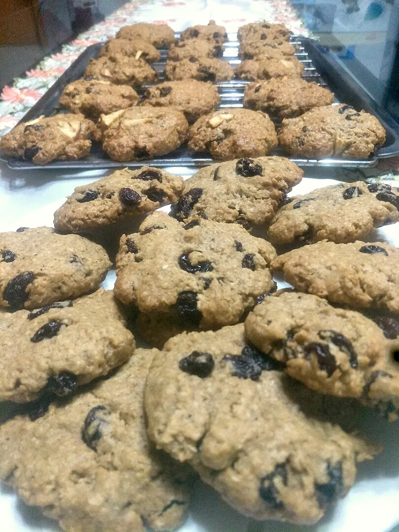 Oatmeal Raisin Cookies|rowena aysonさん