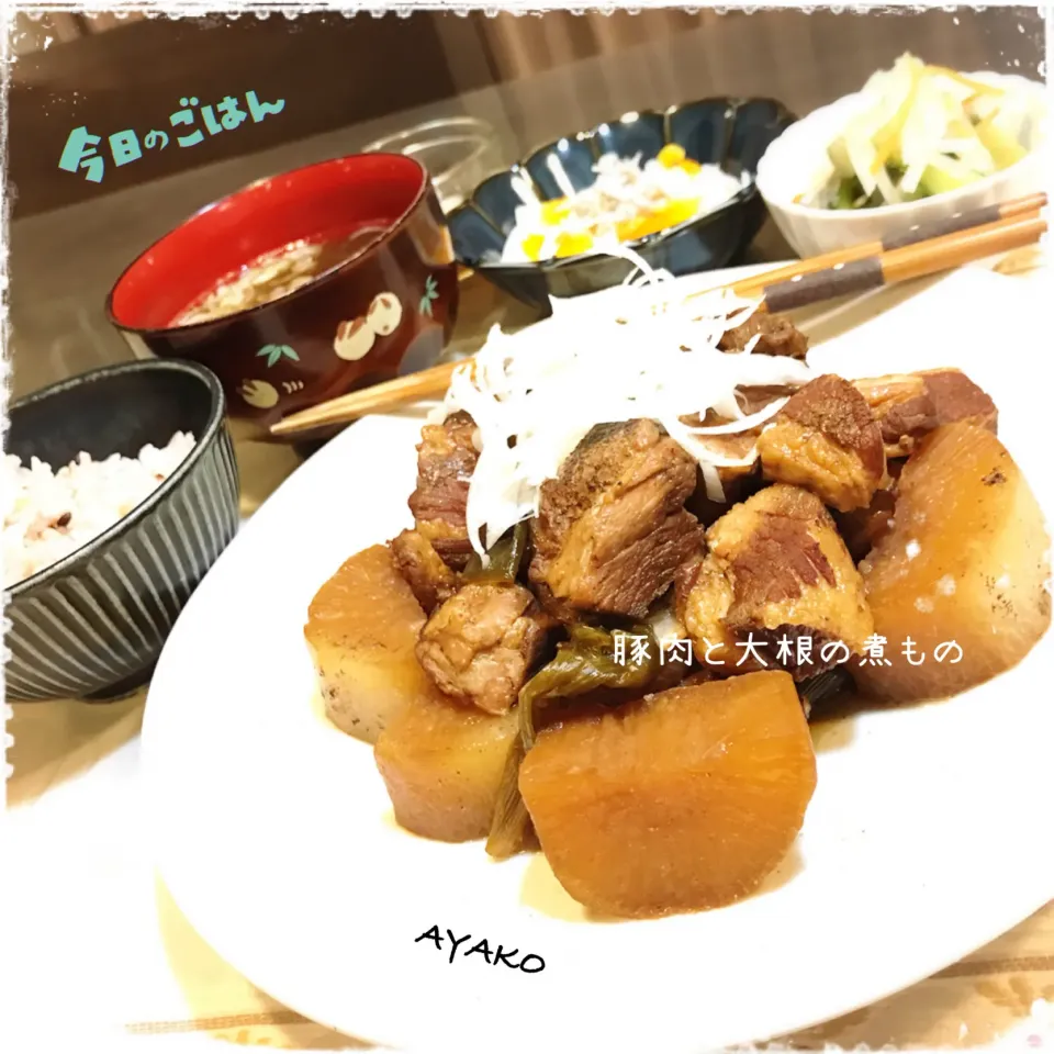 Snapdishの料理写真:豚肉と大根の煮もの|亜矢子さん