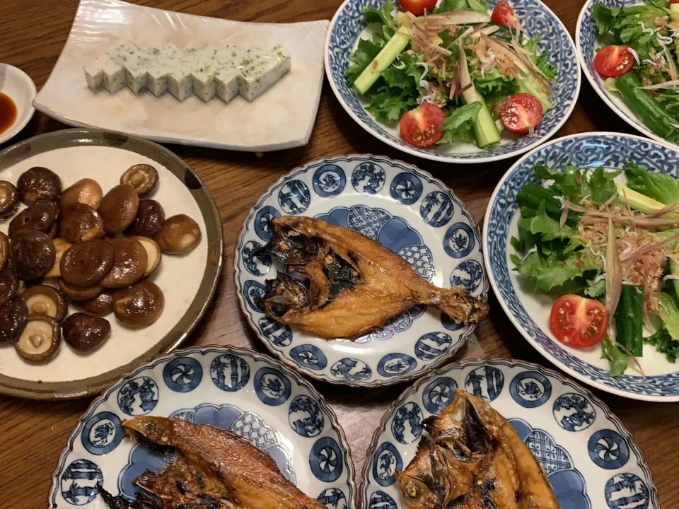 Snapdishの料理写真:のどぐろの干物🐟おかかサラダ🥗あおさ入り蒲鉾・椎茸のバター焼き🧈切り干し大根のお味噌汁🍚今日の夕食20210823|rococoさん