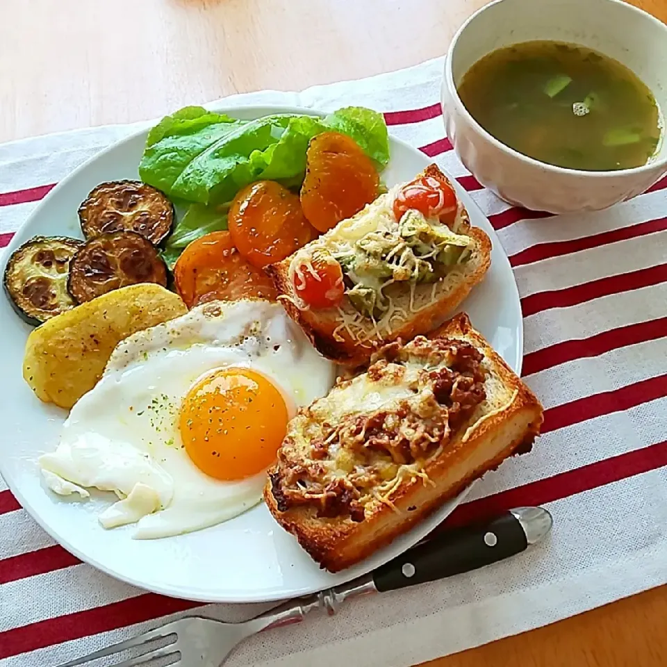 ピザトーストで朝ごはん|えるえるさん