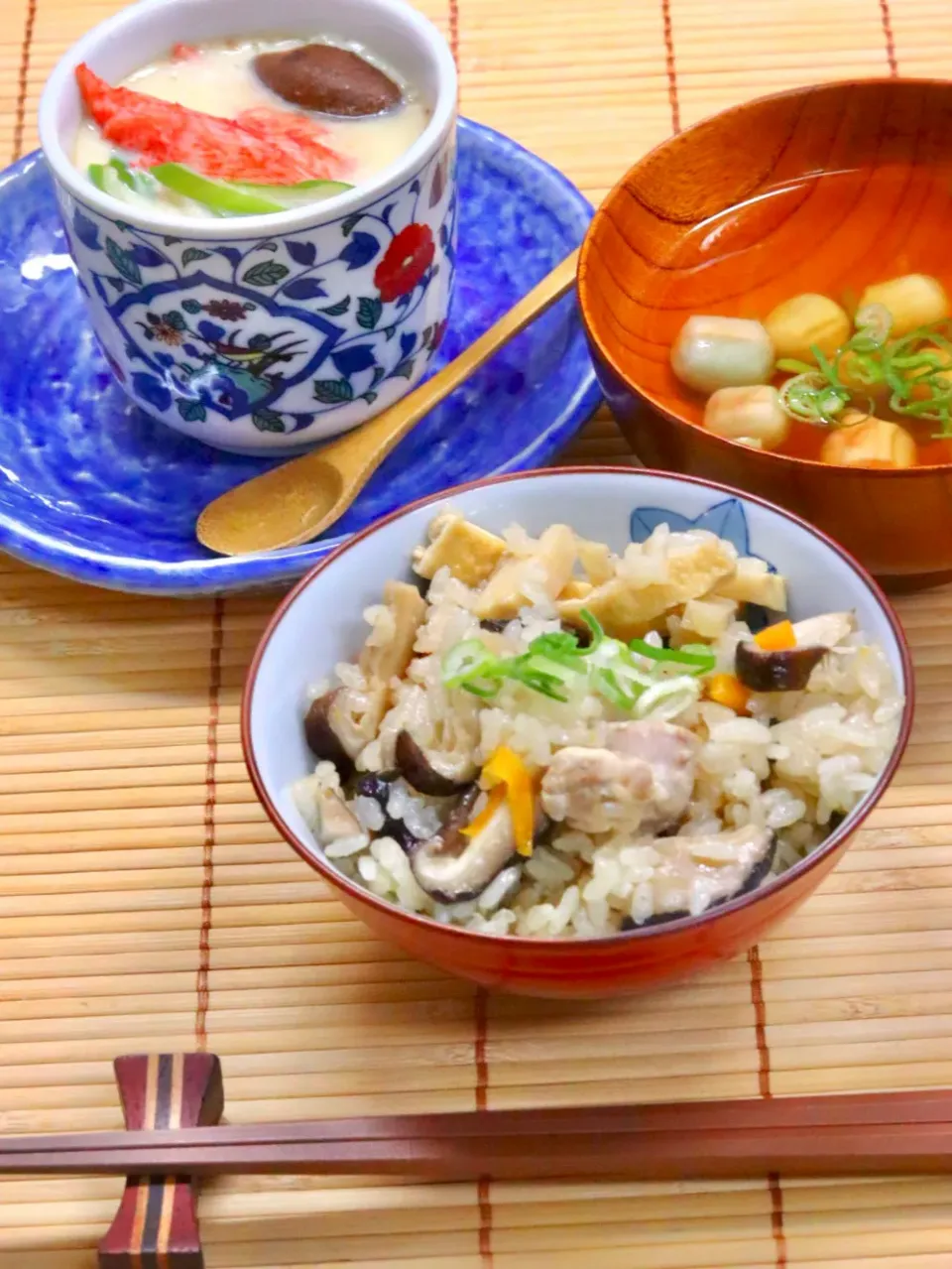 晩ご飯　　鶏五目ご飯　茶碗蒸し　お麩のお汁|ROSE & ROSEさん