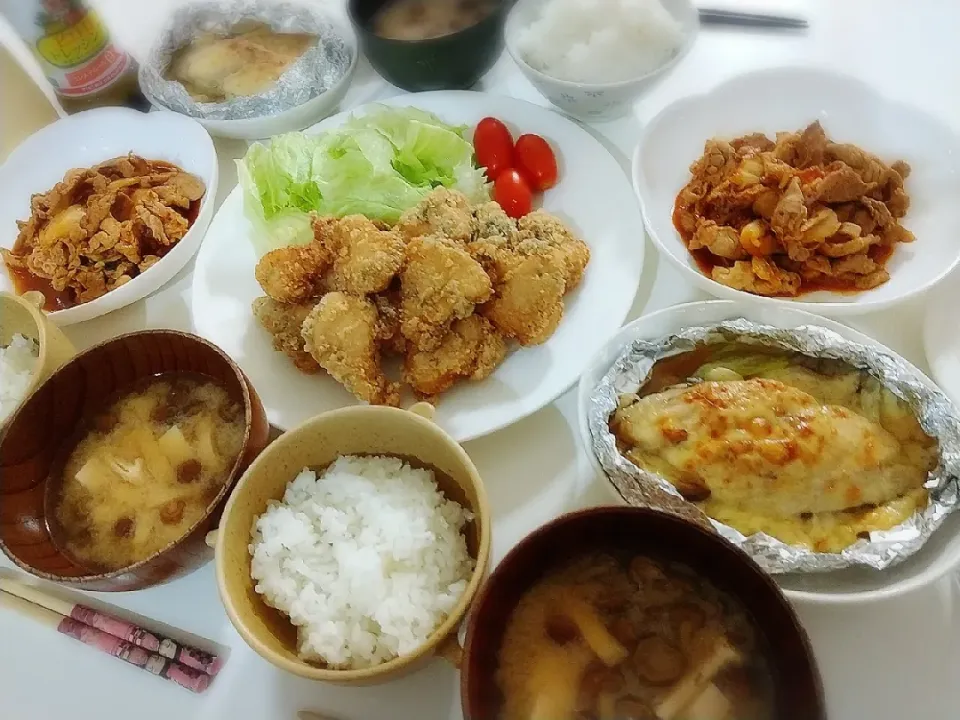 夕食(*^^*)
大葉醤油の唐揚げ&サラダ🥗
豚キムチ
鰆と野菜の味噌バターチーズのホイル焼き(キャベツ、しめじ)
お味噌汁(なめこ、豆腐、油揚げ)|プリン☆さん