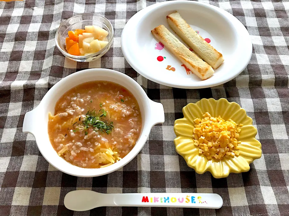 【離乳食】ミートソースパスタ、錦糸卵、パンの耳トースト、フルーツ|sayaさん