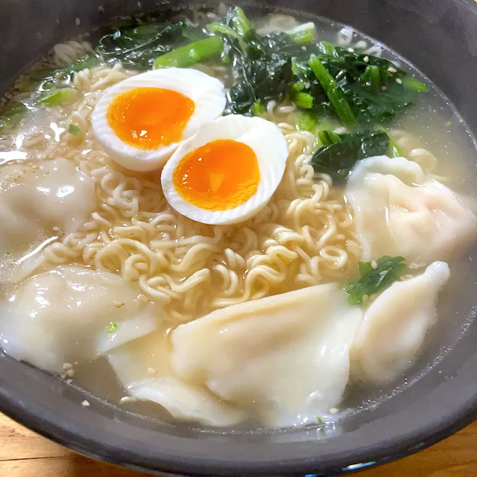 サッポロ一番塩ラーメン味噌ラーメンブレンドw|gohan♡さん